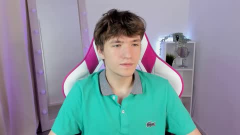 Ethan online show from 10/12/25, 08:41