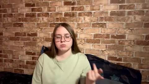 Lily online show from 10/02/25, 05:09