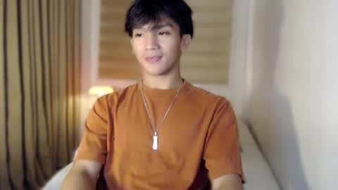 Snapshot of etherealboytoy4hire chatting on 12/01/25, 11:37 Rey online show from 12/01/25, 11:37