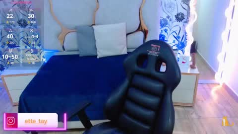 ette online show from 10/04/25, 03:04