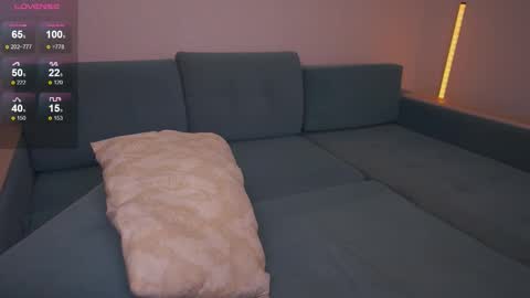 Snapshot of ettennayt chatting on 09/15/25, 03:23 Hello I am AliseNext stream - 1700 GTM1 online show from 09/15/25, 03:23