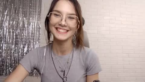 Kira online show from 09/10/25, 07:47