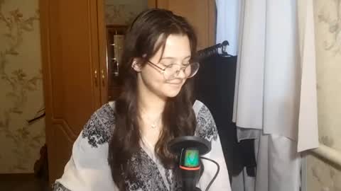 Snapshot of eugeniecarrubba chatting on 05/18/26, 03:18 Lily 1st day online show from 05/18/26, 03:18