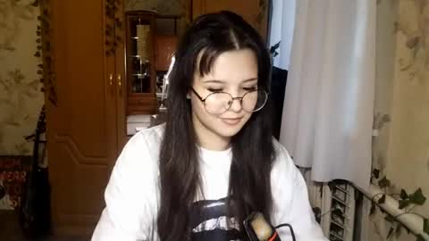 Snapshot of eugeniecarrubba chatting on 05/29/26, 03:21 Lily 1st day online show from 05/29/26, 03:21