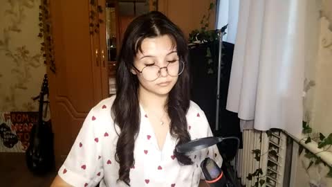 Snapshot of eugeniecarrubba chatting on 05/30/26, 03:20 Lily 1st day online show from 05/30/26, 03:20
