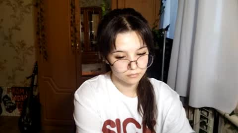 Snapshot of eugeniecarrubba chatting on 06/02/26, 03:25 Lily 1st day online show from 06/02/26, 03:25