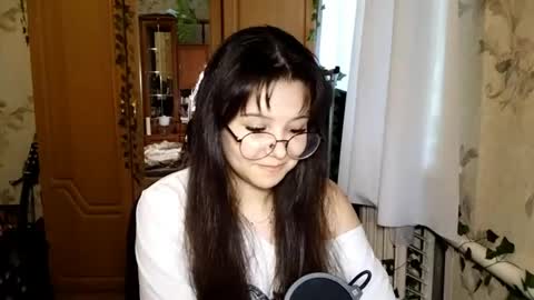Snapshot of eugeniecarrubba chatting on 06/08/26, 01:55 Lily 1st day online show from 06/08/26, 01:55