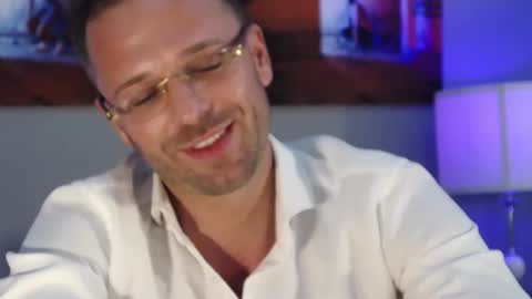 Snapshot of euginehot chatting on 12/23/24, 07:52 euginehot online show from 12/23/24, 07:52