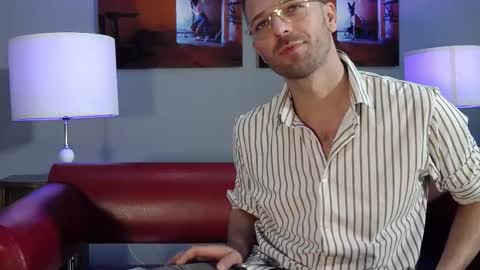 Snapshot of euginehot chatting on 12/25/24, 12:26 euginehot online show from 12/25/24, 12:26