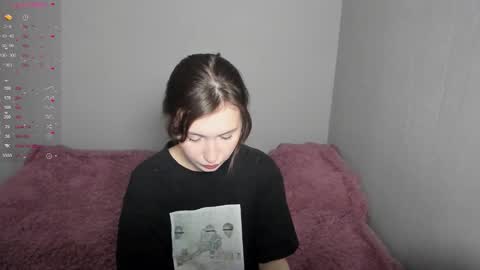 Snapshot of eumomino chatting on 12/17/25, 06:58 Veronica Tiia Lilith left to right online show from 12/17/25, 06:58