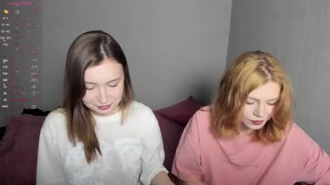 Snapshot of eumomino chatting on 12/18/25, 08:59 Veronica Tiia Lilith left to right online show from 12/18/25, 08:59