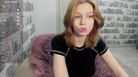 Snapshot of eumomino chatting on 02/12/26, 04:46 Veronica Tiia Lilith left to right online show from 02/12/26, 04:46