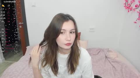 Snapshot of eumomino chatting on 02/17/26, 10:27 Veronica Tiia Lilith left to right online show from 02/17/26, 10:27
