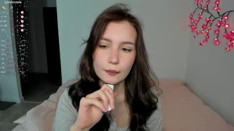 Snapshot of eumomino chatting on 04/21/26, 09:06 Veronica Tiia Lilith left to right online show from 04/21/26, 09:06