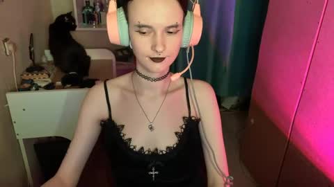 Snapshot of eunabiddlecome chatting on 05/16/26, 10:47 Kate online show from 05/16/26, 10:47