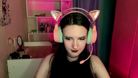 Snapshot of eunabiddlecome chatting on 05/20/26, 05:13 Kate online show from 05/20/26, 05:13