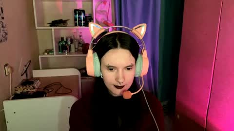 Snapshot of eunabiddlecome chatting on 05/28/26, 05:27 Kate online show from 05/28/26, 05:27