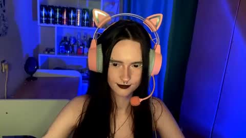 Snapshot of eunabiddlecome chatting on 06/12/26, 06:01 Kate online show from 06/12/26, 06:01