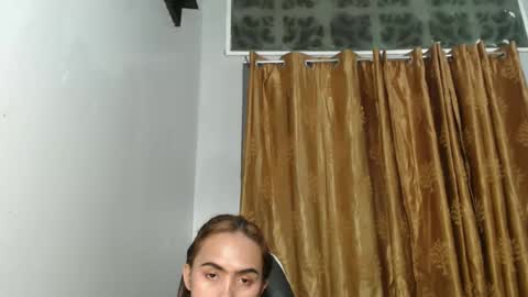 Snapshot of euniceariella21 chatting on 02/10/25, 04:14 YELLA online show from 02/10/25, 04:14