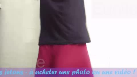 Snapshot of eunile chatting on 10/01/25, 11:49 eunile online show from 10/01/25, 11:49