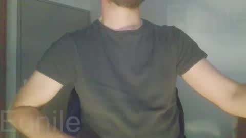 Snapshot of eunile chatting on 10/06/25, 10:51 eunile online show from 10/06/25, 10:51