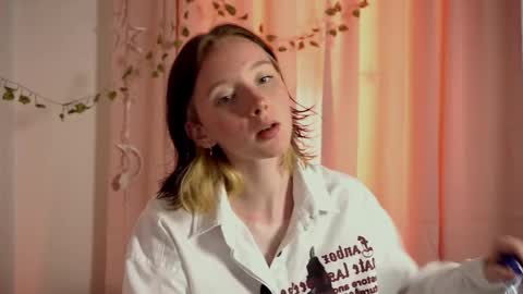 Snapshot of euphoria_girls chatting on 09/27/25, 02:38 check about me online show from 09/27/25, 02:38