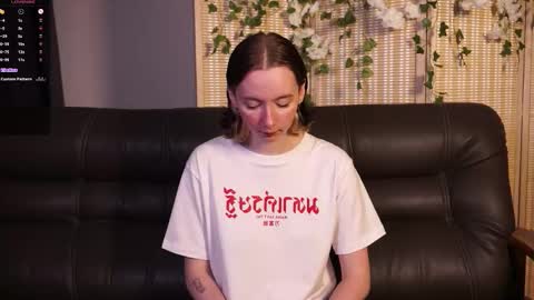 Snapshot of euphoria_girls chatting on 10/16/25, 05:25 check about me online show from 10/16/25, 05:25