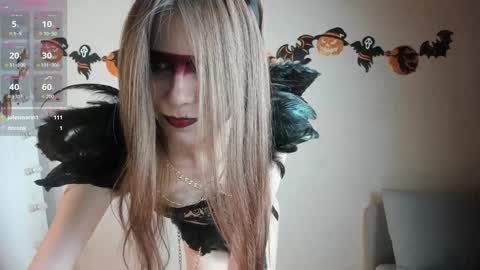 Snapshot of euphoria_life chatting on 11/01/25, 10:34 Molly online show from 11/01/25, 10:34