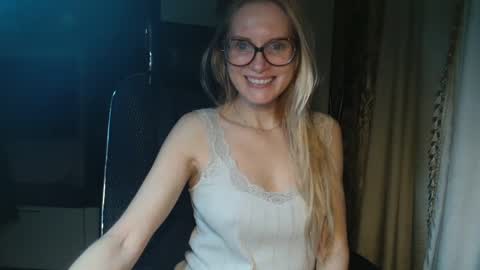 Snapshot of eva2323 chatting on 03/12/25, 07:17 eva2323 online show from 03/12/25, 07:17