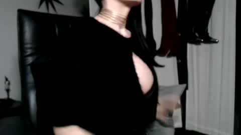 Snapshot of eva65 chatting on 02/05/25, 11:28 EVA65 online show from 02/05/25, 11:28