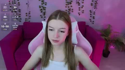 Snapshot of eva__thompson chatting on 06/15/26, 12:57 Eva online show from 06/15/26, 12:57