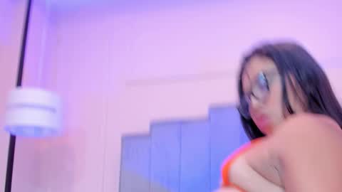 Eva  online show from 10/25/25, 08:47