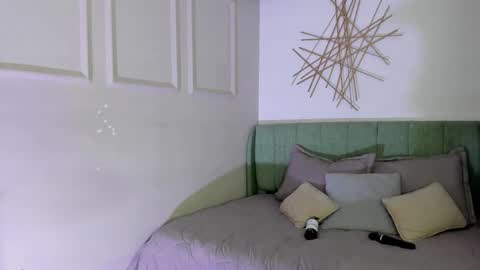 Eva  online show from 09/17/25, 01:51