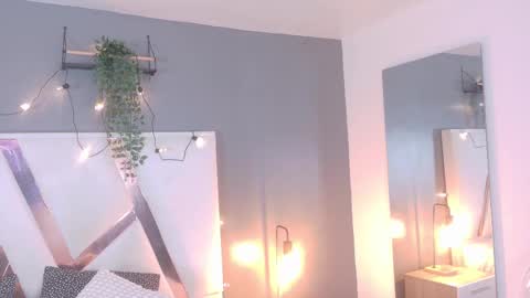 EVA DAEMON  online show from 10/07/25, 11:51