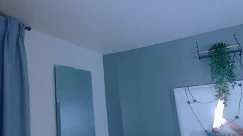 EVA DAEMON  online show from 08/06/26, 11:56