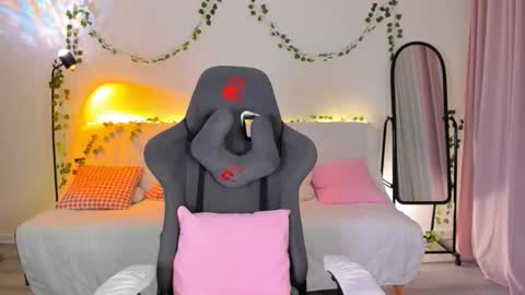 Snapshot of eva_davi chatting on 09/21/25, 02:13 Eva Davis online show from 09/21/25, 02:13