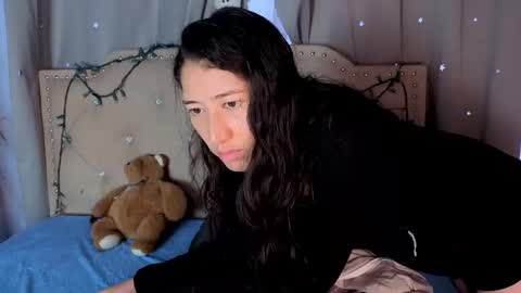 Snapshot of eva_delight_ chatting on 11/19/25, 11:43 eva delight online show from 11/19/25, 11:43