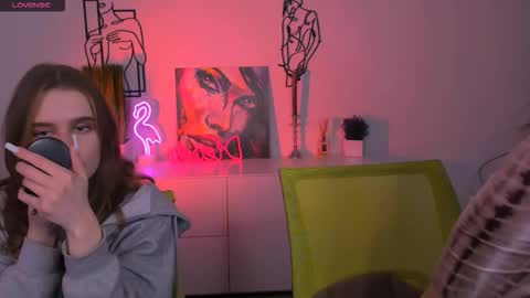 Snapshot of eva_drive chatting on 10/21/25, 07:03 your dream online show from 10/21/25, 07:03