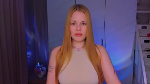 Snapshot of eva_ellis chatting on 05/04/26, 11:45 Eva online show from 05/04/26, 11:45
