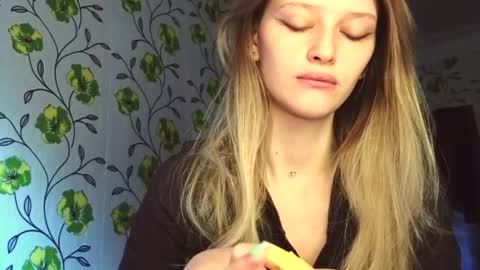 Snapshot of eva_eyre chatting on 06/01/26, 05:20 Evvie online show from 06/01/26, 05:20