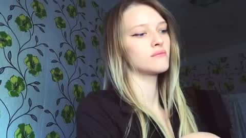 Snapshot of eva_eyre chatting on 06/12/26, 06:34 Evvie online show from 06/12/26, 06:34