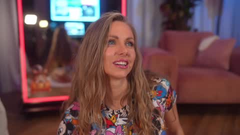 Snapshot of eva_fashionista chatting on 11/06/25, 07:37 Eva online show from 11/06/25, 07:37