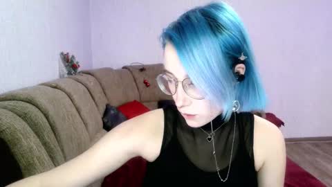 eva_forrest online show from 12/11/24, 08:47