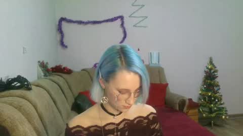 eva_forrest online show from 12/17/24, 05:58