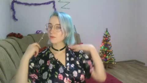 eva_forrest online show from 12/20/24, 08:34