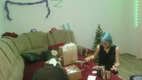 eva_forrest online show from 12/21/24, 03:53