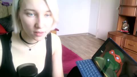 eva_forrest online show from 01/24/25, 10:11