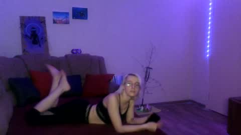 eva_forrest online show from 02/08/25, 03:52