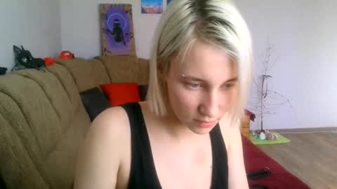 eva_forrest online show from 02/11/25, 08:48