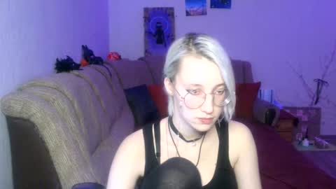 eva_forrest online show from 02/22/25, 11:57